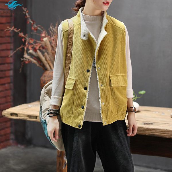women autumn new fashion casual sleeveless cashmere waistcoat female short version vintage stand collar corduroy vest two pocket, Black;white
women autumn new fashion casual sleeveless cashmere waistcoat female short version vintage stand collar corduroy vest two pocket, Black;white