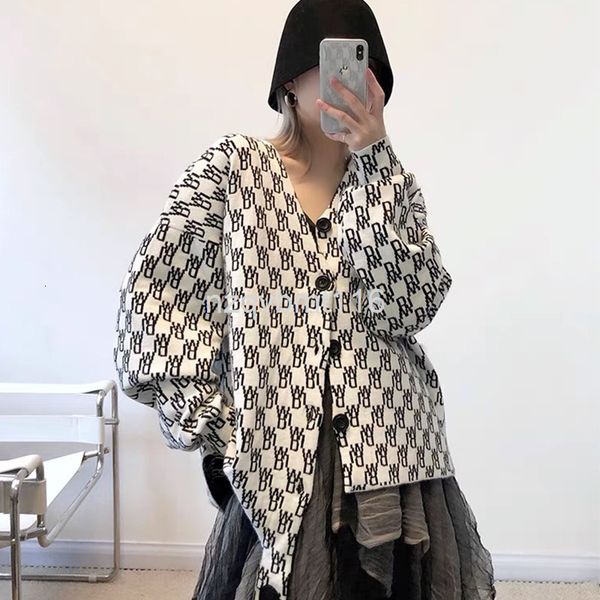 women's sweaters autumn we11done classic old flower cardigan over printed sweater coat knitwear women, White;black
women's sweaters autumn we11done classic old flower cardigan over printed sweater coat knitwear women, White;black