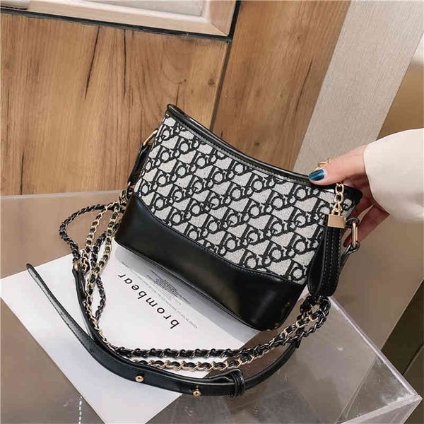 sale 90% off messenger bag female ins chain small bag new korean fashion one shoulder net red foreign style bucket stray 
sale 90% off messenger bag female ins chain small bag new korean fashion one shoulder net red foreign style bucket stray