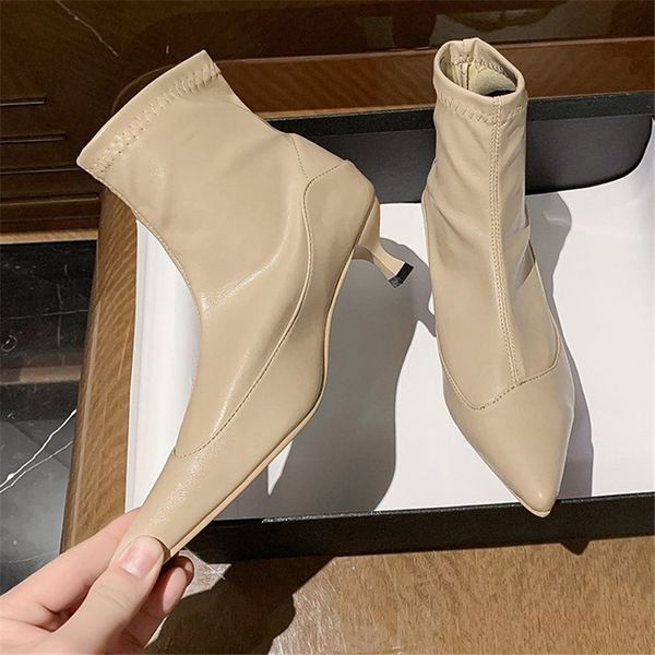 2021 new winter women low heels stretched shoes womanhood luxury leather designer boots 2ru2, Black
2021 new winter women low heels stretched shoes womanhood luxury leather designer boots 2ru2, Black
