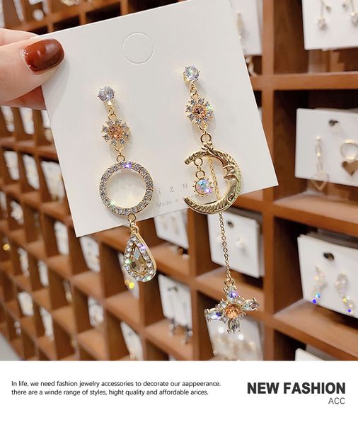 2021 new s925 silver pin new temperament trend wild asymmetric diamond zircon bling long tassel personality moon fashion earrings for women, Golden;silver
2021 new s925 silver pin new temperament trend wild asymmetric diamond zircon bling long tassel personality moon fashion earrings for women, Golden;silver