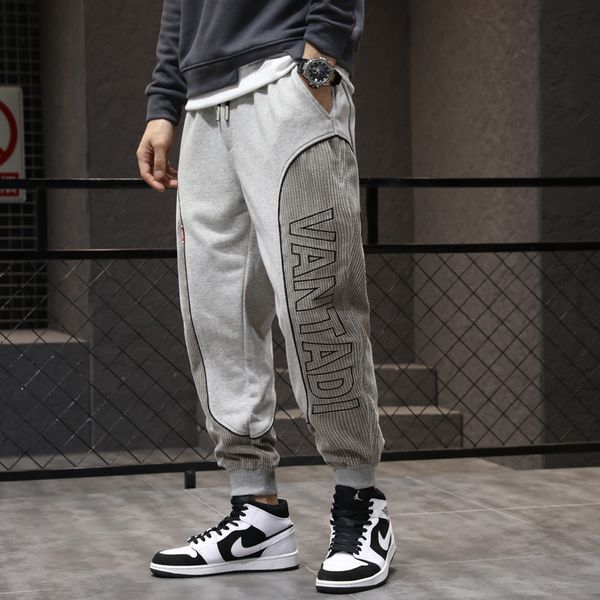 2021 new autumn winter newly fashion casual joggers pants men loose fit spliced designer corduroy trousers streetwear hip hop sweatpants uc9, Black
2021 new autumn winter newly fashion casual joggers pants men loose fit spliced designer corduroy trousers streetwear hip hop sweatpants uc9, Black