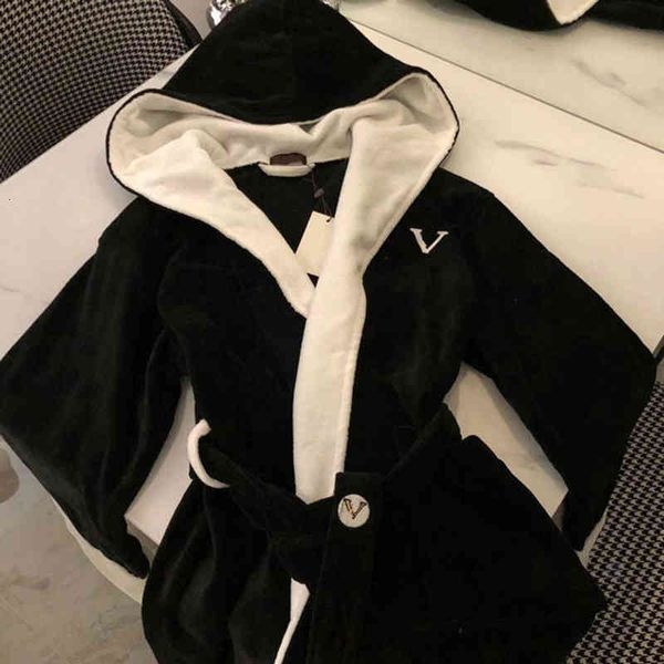 men's sleepwear designer winter warm bathrobe 5 colors baroque velvet nightgown birthday gift for wife brand robes l1h8, Black;brown
men's sleepwear designer winter warm bathrobe 5 colors baroque velvet nightgown birthday gift for wife brand robes l1h8, Black;brown