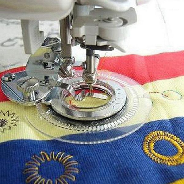 2020 fancy round stitch presser foot attachment fits low shank sewing machines domestic sewing machine embroidery presser foot1, Black
2020 fancy round stitch presser foot attachment fits low shank sewing machines domestic sewing machine embroidery presser foot1, Black