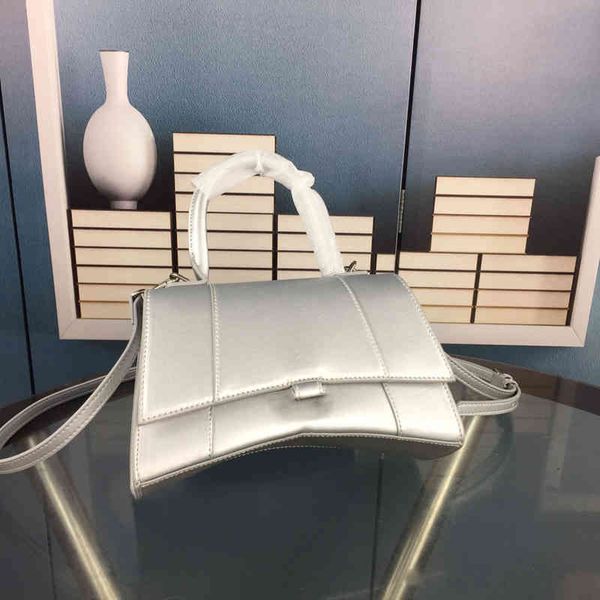 2022 new with box neo classic large handle bag small larger women city s handbags hourglass womens geninue leather messenger bags tote croco
2022 new with box neo classic large handle bag small larger women city s handbags hourglass womens geninue leather messenger bags tote croco