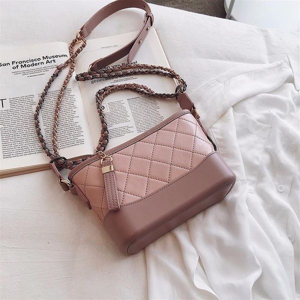 ladies pu soft shoulder bag chain wanderer handbag bolsa feminina luxury handbags women bags designer bolsos mujer sac a main
ladies pu soft shoulder bag chain wanderer handbag bolsa feminina luxury handbags women bags designer bolsos mujer sac a main