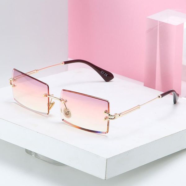 2020 design square sunglasses women vintage diamond cutting gradient rimless metal sun glasses for female uv4001, White;black
2020 design square sunglasses women vintage diamond cutting gradient rimless metal sun glasses for female uv4001, White;black