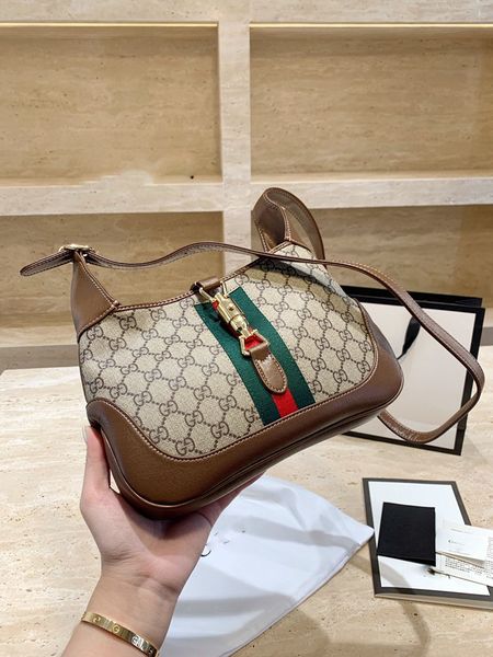 explosive bag fashion 1961 men's and women's shoulder bag classic replica shoulder strap adjustable can be cross-body can be us
explosive bag fashion 1961 men's and women's shoulder bag classic replica shoulder strap adjustable can be cross-body can be us