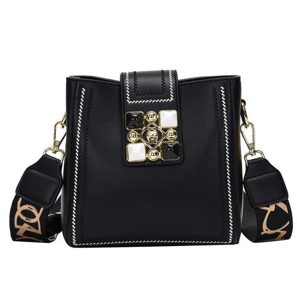 2020 women new autumn winter fashion large capacity bucket bag ladies luxury pu leather nylon shoulder strap crossbody bag
2020 women new autumn winter fashion large capacity bucket bag ladies luxury pu leather nylon shoulder strap crossbody bag