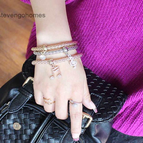 suit style three color fashion geometric diamond simple pendant corn chain bracelet women's jewelry, Silver
suit style three color fashion geometric diamond simple pendant corn chain bracelet women's jewelry, Silver