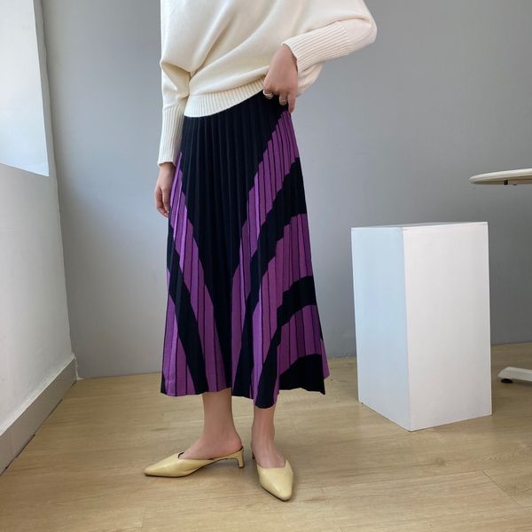 2021 new high waist knitted casual autumn winter thick long striped women a line skirt jupe femme saia 3ra4, Black
2021 new high waist knitted casual autumn winter thick long striped women a line skirt jupe femme saia 3ra4, Black