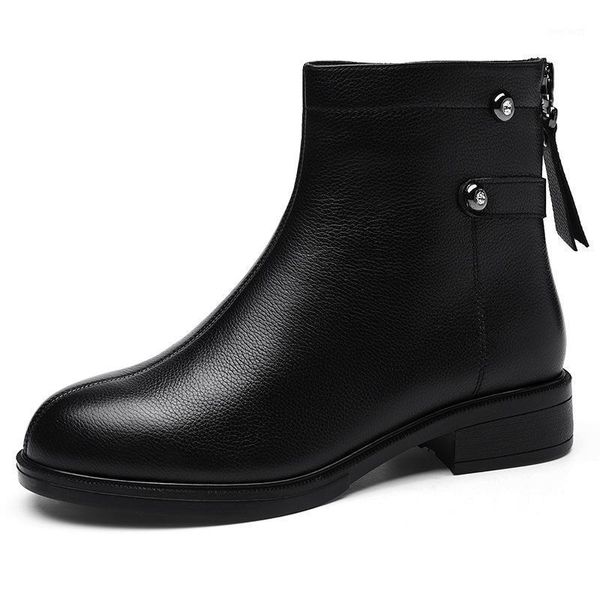 women shoes genuine leather short boots 2020 new trend casual square heeled autumn winter plus velvet black boots m00111
women shoes genuine leather short boots 2020 new trend casual square heeled autumn winter plus velvet black boots m00111