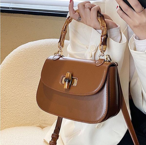 wholesale factory ladies shoulder bags high-quality shaped leather handbag retro solid color women handbags european and american popular gr
wholesale factory ladies shoulder bags high-quality shaped leather handbag retro solid color women handbags european and american popular gr