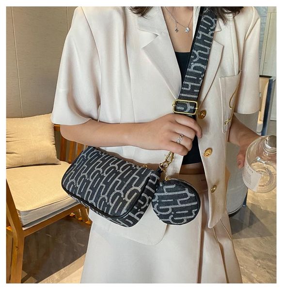 texture bag for women 2020 new lock simple personality single shoulder diagonal bag fashion square two-piece suit
texture bag for women 2020 new lock simple personality single shoulder diagonal bag fashion square two-piece suit