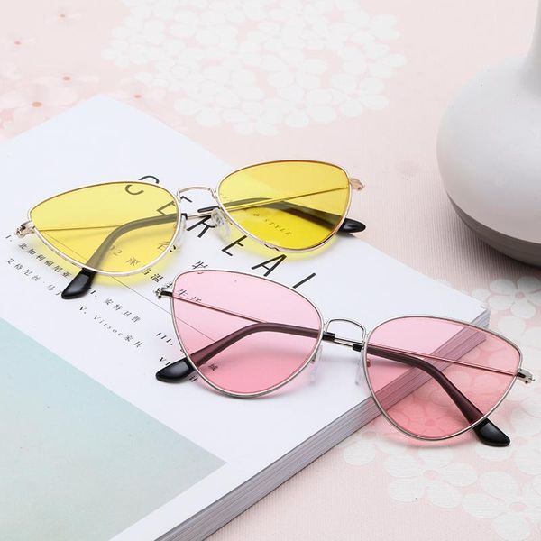 sunglasses 2021 retro cat eye women yellow red lens sun glasses fashion light weight sunglass for vintage metal eyewear, White;black
sunglasses 2021 retro cat eye women yellow red lens sun glasses fashion light weight sunglass for vintage metal eyewear, White;black