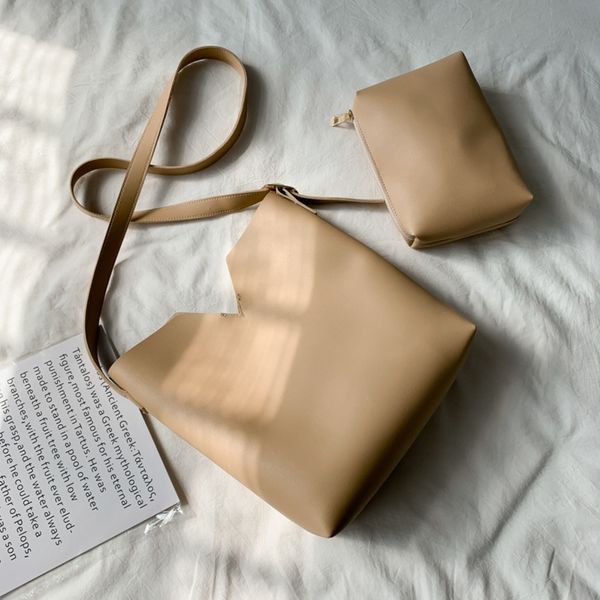 spring 2020 new women's simple hand single shoulder messenger hand satchel satchel fashion soft leather big bag women's bag timby
spring 2020 new women's simple hand single shoulder messenger hand satchel satchel fashion soft leather big bag women's bag timby