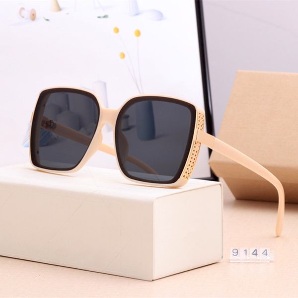 2021 oversized ladies sunglasses women sun glass retro fashion polarized shopping mirror stacked frame new design glasses qurp, White;black
2021 oversized ladies sunglasses women sun glass retro fashion polarized shopping mirror stacked frame new design glasses qurp, White;black