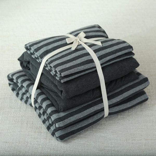 4pcs 100% cotton jersey knitted men's bedroom set elegant black and grey striped duvet cover with solid color fitted sheet
4pcs 100% cotton jersey knitted men's bedroom set elegant black and grey striped duvet cover with solid color fitted sheet