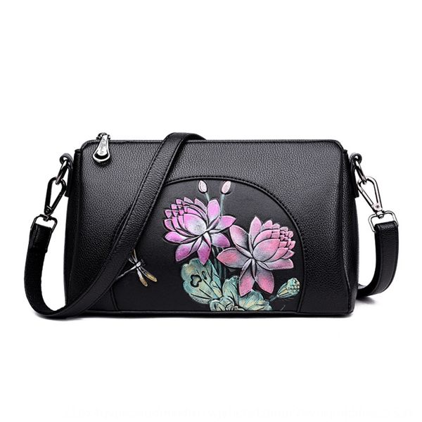 2020 summer new fashion women's soft small square leather mother's personalized embossed small square bag single shoulder straddle
2020 summer new fashion women's soft small square leather mother's personalized embossed small square bag single shoulder straddle