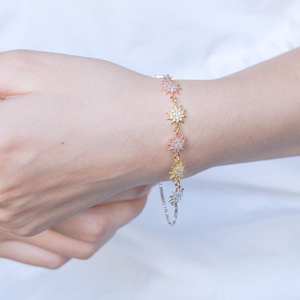charm bracelets style wholesale euro-american exaggerated fashion ladies star jewelry inlaid zircon bracelet for women namour gift, Golden;silver
charm bracelets style wholesale euro-american exaggerated fashion ladies star jewelry inlaid zircon bracelet for women namour gift, Golden;silver