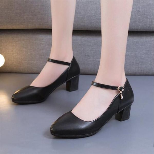 женских высоких каблуки черных кожаных ботинки женщин площадь toe pumps поскользнуться на квадратный каблук ежедневной работы всего матч coz, Black
женских высоких каблуки черных кожаных ботинки женщин площадь toe pumps поскользнуться на квадратный каблук ежедневной работы всего матч coz, Black