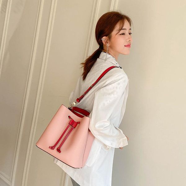 shoulder bags cross border women's bag wholesale 2021 bucket fashion leather texture messenger handbag
shoulder bags cross border women's bag wholesale 2021 bucket fashion leather texture messenger handbag