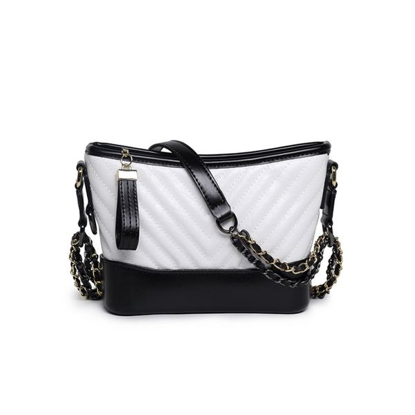 luxurys designers small fragrance lingge mars wandering women 2021 new fashion versatile ins chain bucket messenger bag
luxurys designers small fragrance lingge mars wandering women 2021 new fashion versatile ins chain bucket messenger bag