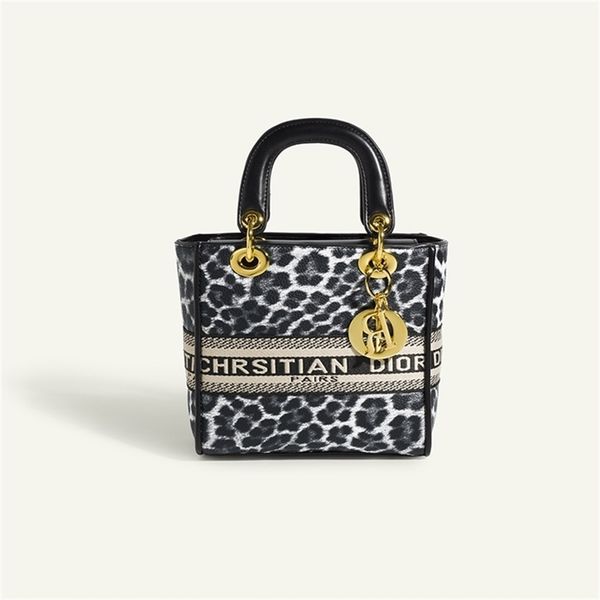 designer sale hong texture light luxury women's 2022 new fashion versatile leather portable princess bag one shoulder messenger bag who
designer sale hong texture light luxury women's 2022 new fashion versatile leather portable princess bag one shoulder messenger bag who