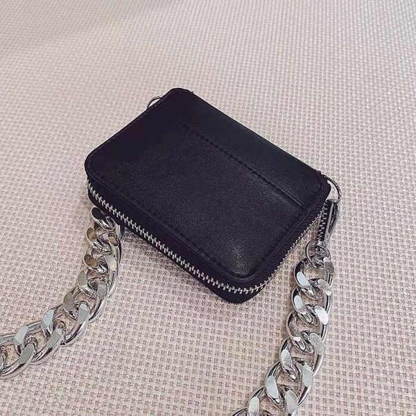 2020 spring summer stylish black white colr single wide chain zipper pu leather small messenger bag all match
2020 spring summer stylish black white colr single wide chain zipper pu leather small messenger bag all match