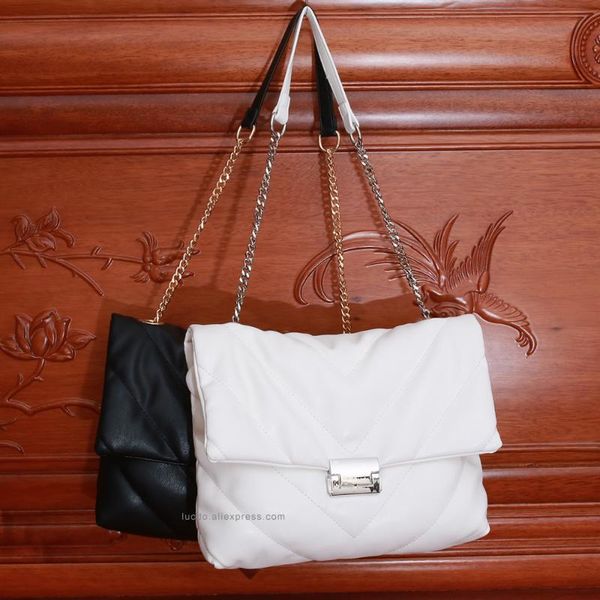 elegant solid leather chain crossbody bags for women 2020 new fashion v pattern shoulder messenger bag women handbags
elegant solid leather chain crossbody bags for women 2020 new fashion v pattern shoulder messenger bag women handbags