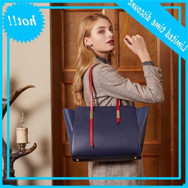 new high capacity single shoulder tote women's portable wing bag in autumn and winter 2021
new high capacity single shoulder tote women's portable wing bag in autumn and winter 2021