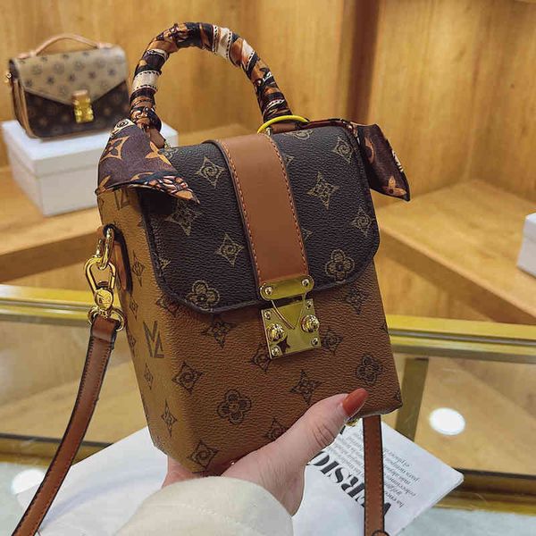 2022 factory outlet female minority fashion single shoulder messenger bag autumn winter texture portable small square women's bag 7bga
2022 factory outlet female minority fashion single shoulder messenger bag autumn winter texture portable small square women's bag 7bga