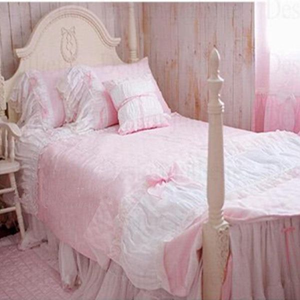 4pcs/set korean fashion bedding lace pink bow embroidery wedding decoration bedding princess dream wedding home textile gift1
4pcs/set korean fashion bedding lace pink bow embroidery wedding decoration bedding princess dream wedding home textile gift1