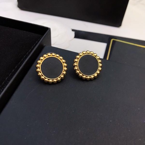 brand yellow gold color fashion jewelery woman pearls earrings geisha dream party chain pearls studing jewelry, Golden;silver
brand yellow gold color fashion jewelery woman pearls earrings geisha dream party chain pearls studing jewelry, Golden;silver
