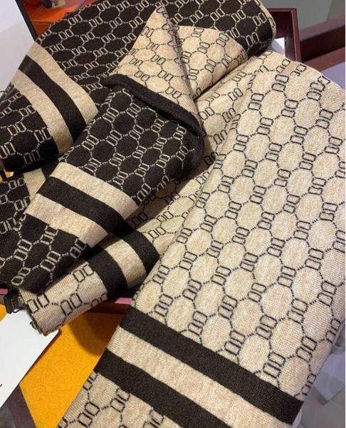 Echarpe Designer Man Cashmere Scarf Men and Women Winter Scarves Ladies Shawls Big Letter Wraps Pattern Wool High Quascarf
Echarpe Designer Man Cashmere Scarf Men and Women Winter Scarves Ladies Shawls Big Letter Wraps Pattern Wool High Quascarf