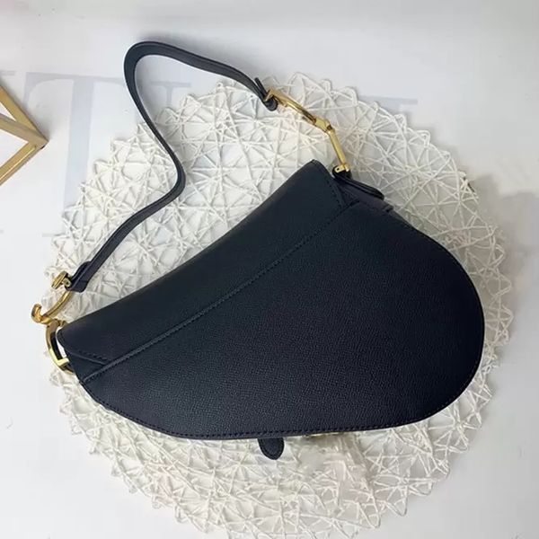 handbags ladies luxury designer bags leather handbags lettering shoulder bags women's leather saddle bags, Red;black
handbags ladies luxury designer bags leather handbags lettering shoulder bags women's leather saddle bags, Red;black