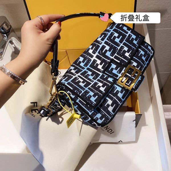 baguette classic california sky series underarm single shoulder bag
baguette classic california sky series underarm single shoulder bag