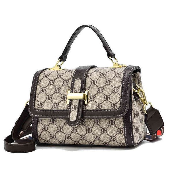 2022 factory wholesale fashionable women's printed small square textured hand bill of lading shoulder belt decorative messenger bag
2022 factory wholesale fashionable women's printed small square textured hand bill of lading shoulder belt decorative messenger bag