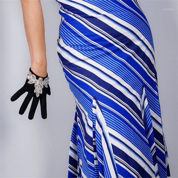 16cm suede gloves inlaid rhinestone ultra short a class rhinestone glass flower shape emulation leather scrub matte black wjp241, Blue;gray
16cm suede gloves inlaid rhinestone ultra short a class rhinestone glass flower shape emulation leather scrub matte black wjp241, Blue;gray