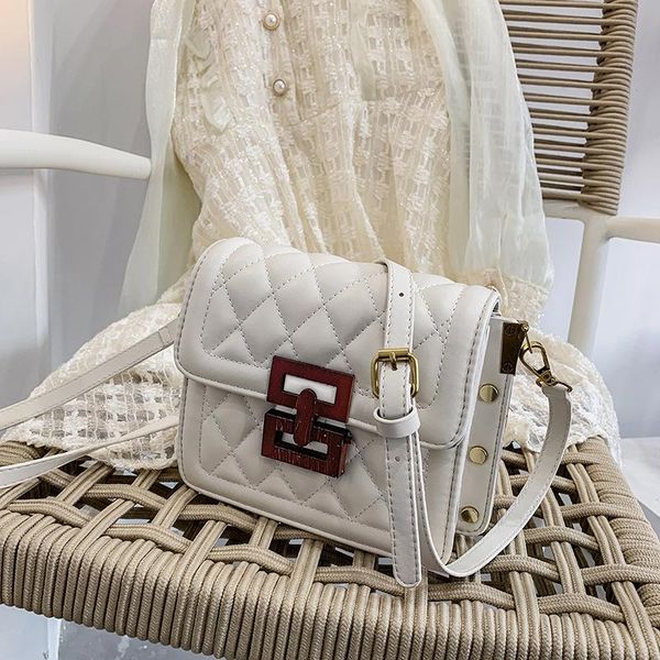 shoulder bags women designer crossbody 2021 fashion small lady flap purse female bag pure color square
shoulder bags women designer crossbody 2021 fashion small lady flap purse female bag pure color square
