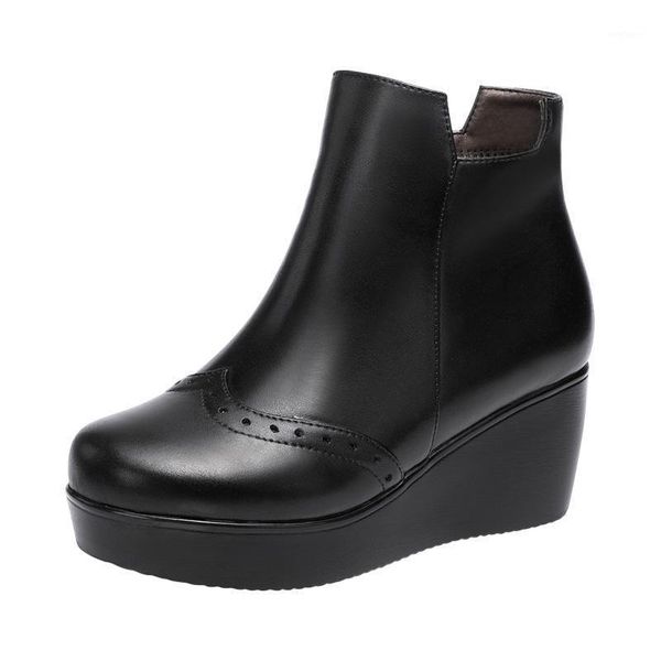 size (32-43) black platform wedge shoes 2021 fashion short boots genuine leather shoes fall winter ankle women boots snow1
size (32-43) black platform wedge shoes 2021 fashion short boots genuine leather shoes fall winter ankle women boots snow1