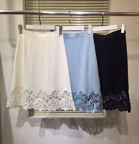 2021 stylish mini cashmere streetwear ladies embroidered white/black/blue vintage skirt s1v6
2021 stylish mini cashmere streetwear ladies embroidered white/black/blue vintage skirt s1v6