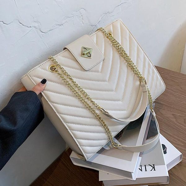 large capacity designer pu leather shoulder bag for women 2021 women's bag trend handbags trending fashion hand
large capacity designer pu leather shoulder bag for women 2021 women's bag trend handbags trending fashion hand