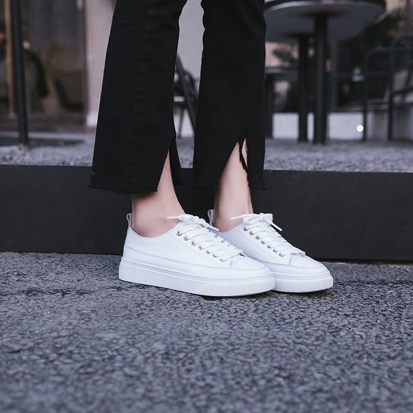 2021 new spring women's genuine flat-footed white ladie vulcanized shoes cal9, Black
2021 new spring women's genuine flat-footed white ladie vulcanized shoes cal9, Black