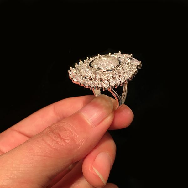 2021 leaf ring with super sparkle crystal zircon mirror sand broken diamond ring inlaid with zircon, Silver 
2021 leaf ring with super sparkle crystal zircon mirror sand broken diamond ring inlaid with zircon, Silver