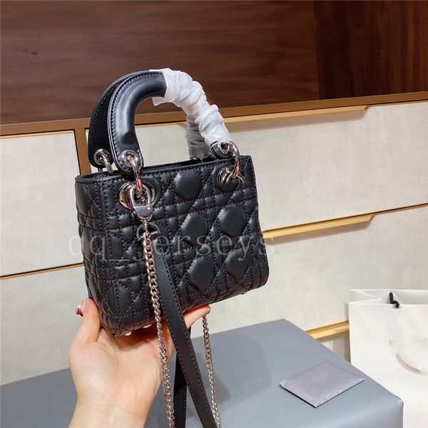luxury designer 2021 new trendy all-match portable messenger small fragrant sheepskin dai fei female bag
luxury designer 2021 new trendy all-match portable messenger small fragrant sheepskin dai fei female bag