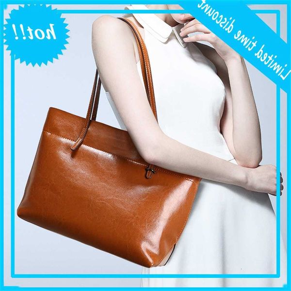 2020 fashion single shoulder shopping portable real leather simple and practical women's bag
2020 fashion single shoulder shopping portable real leather simple and practical women's bag