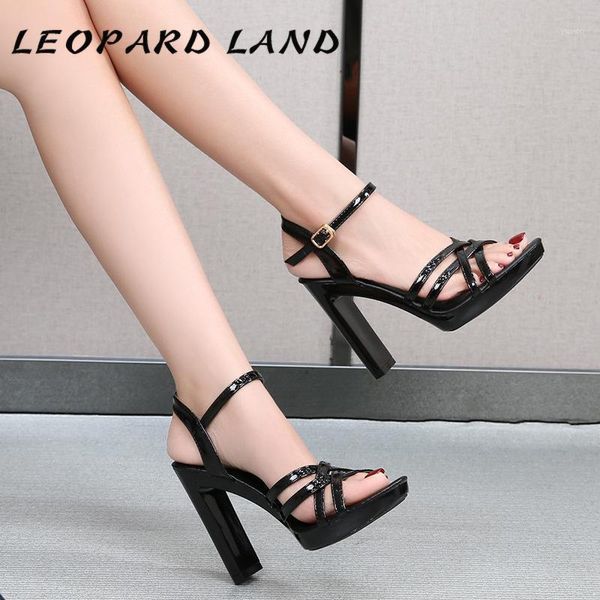 sandals leopard land 2021 catwalk mannequin shoes flat heel black platform 11cm high for women summer lfd-9053-21
sandals leopard land 2021 catwalk mannequin shoes flat heel black platform 11cm high for women summer lfd-9053-21