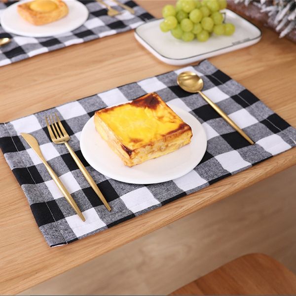 X-mas Plaid Table Mat Placemat Red Black Plaid Table Cutlery Christmas Decoration Place Mat Tablecloth Xmas Home Party Decorations E102101