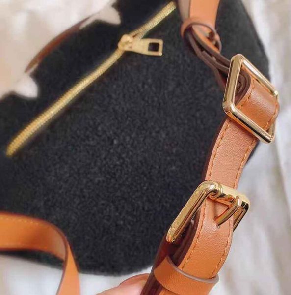 hbp fanny pack fashion waist bag winter design chest bag women handbag purses cute crossbody bags shoulder bags dhl free
hbp fanny pack fashion waist bag winter design chest bag women handbag purses cute crossbody bags shoulder bags dhl free